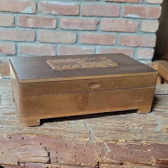 VINTAGE SWISS MUSIC JEWELRY BOX - Picture 3 of 9